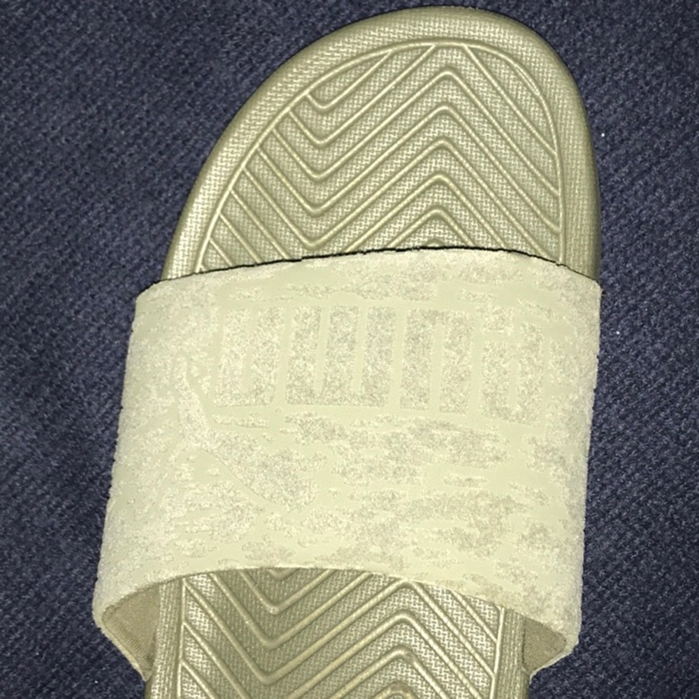 Puma Slides - Picture 2 of 5